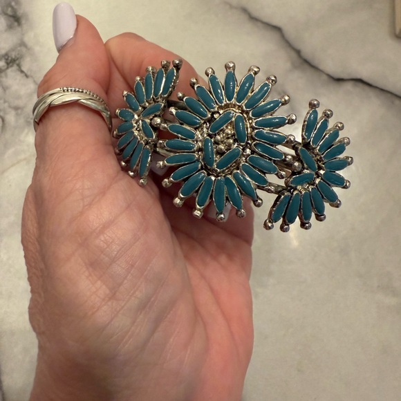 Needlepoint Turquoise Colored Zuni Style Cuff Bracelet - Picture 5 of 5